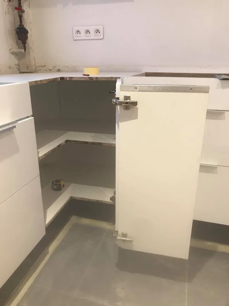 Pose du caisson d’angle sur mesure