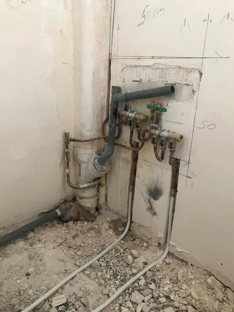 Reprise des réseaux d’eau — appartement de 65 m², Paris 15e