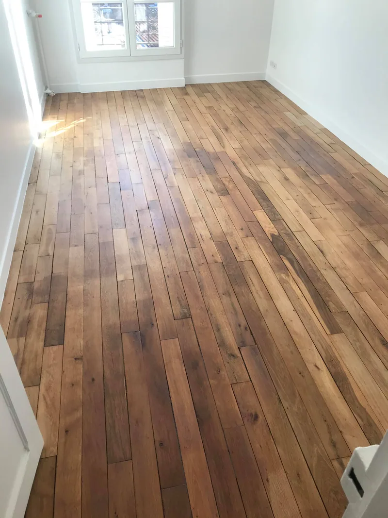 Parquet poncé et vitrifié