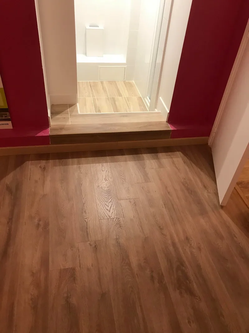 Circulation avec sol effet bois